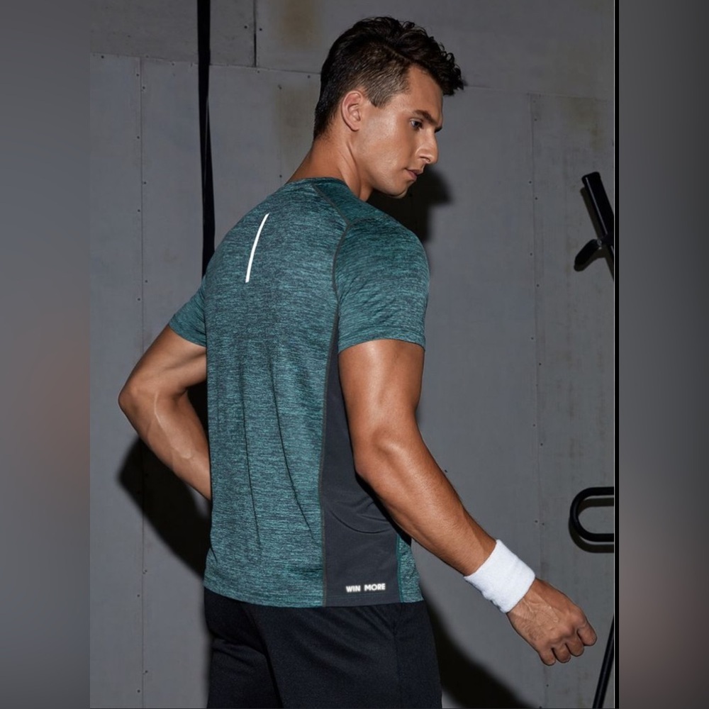 Greenish blue fitted under armour heatgear 👕